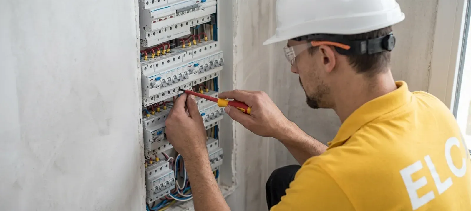 Électricien ELC mise aux normes tableau électrique Creil