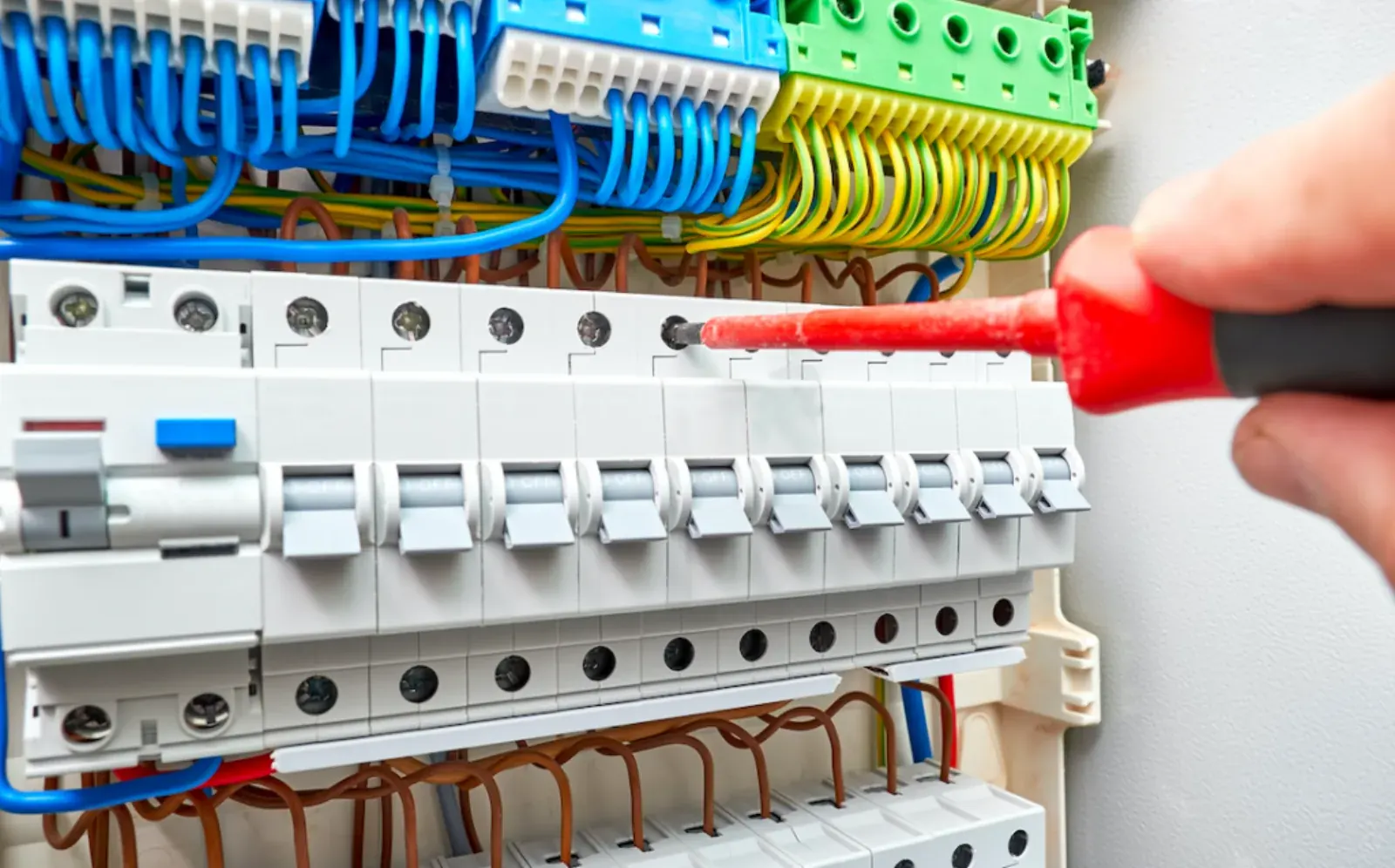 Électricien ELC remplacement tableau électrique Creil