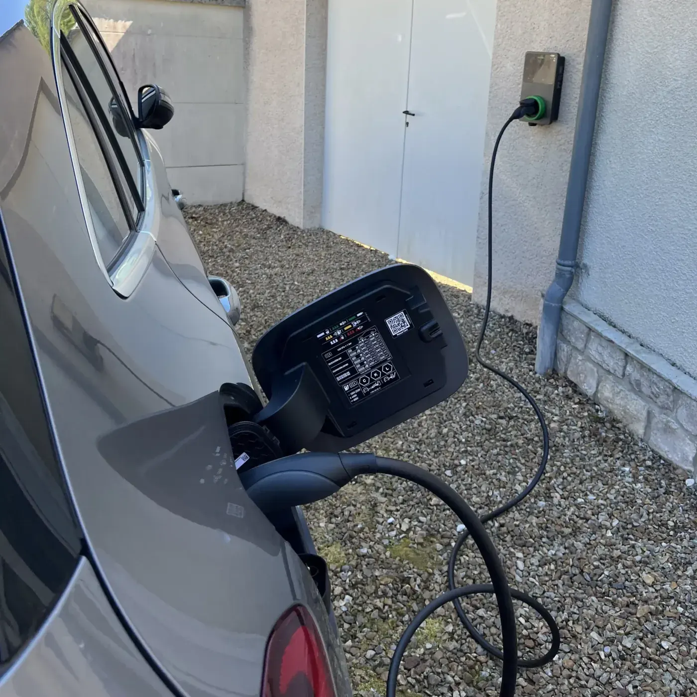 ELC Borne de recharge IRVE Creil — équipe certifiée Électricien ELC certifié Qualifelec à Creil pour borne de recharge irve